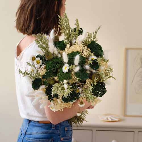 Hvordan laver man en buket tørrede blomster?